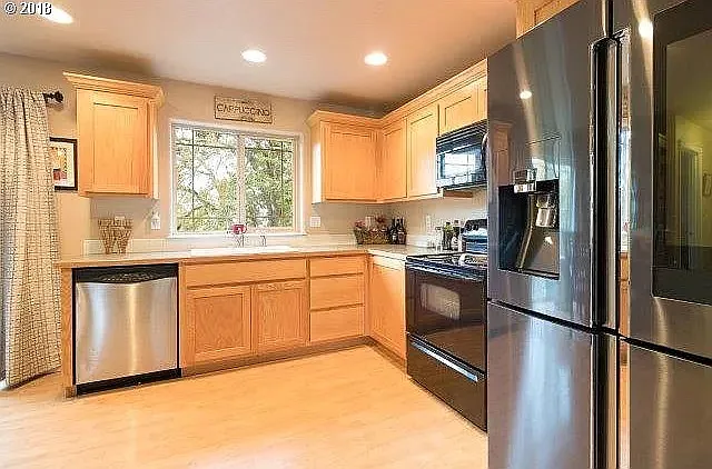 590 Northview Dr — Photo 4