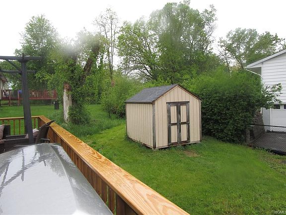 4th image of 2 Kearney Dr