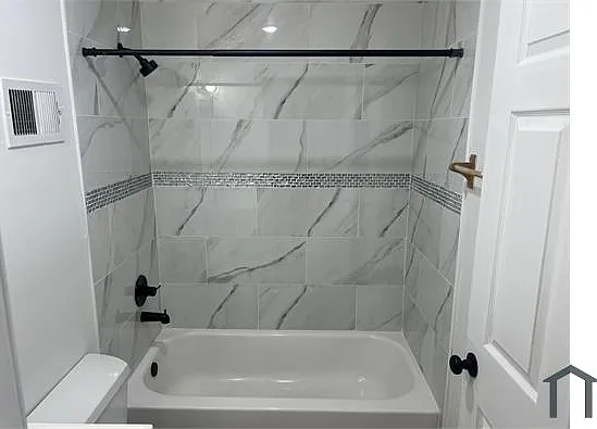 2111 Christian St #1 — Photo 6
