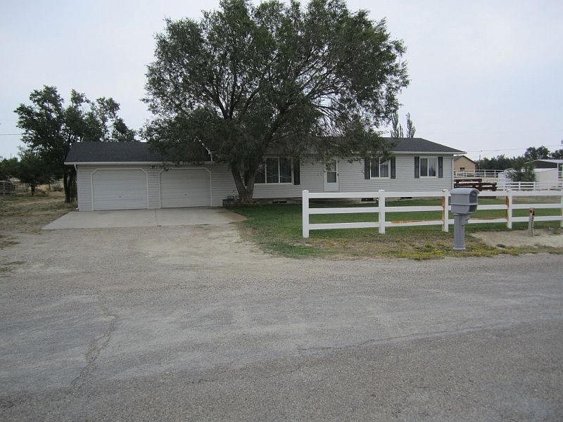 1st image of 352 Quadrant Dr