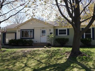 605 Sussex Ln, Crystal Lake, IL 60014