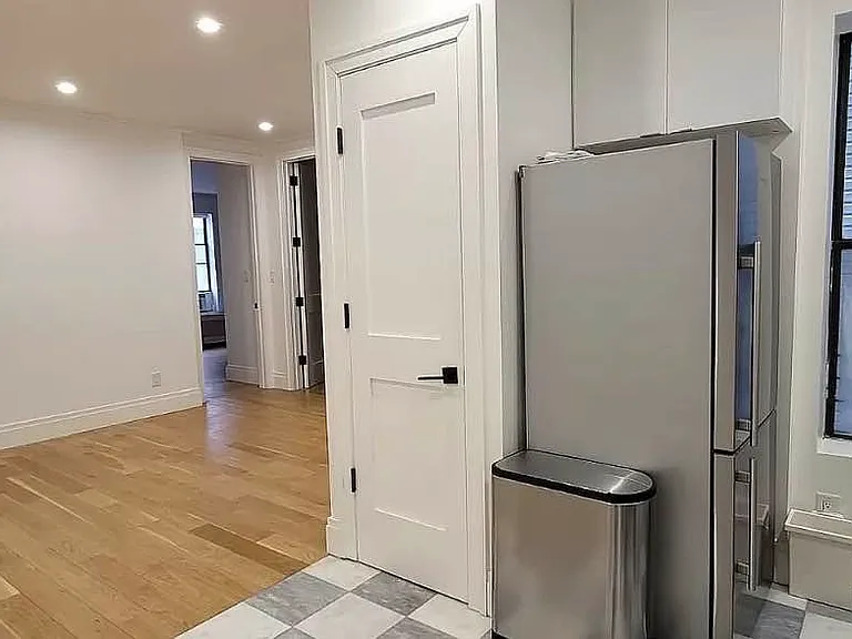 251 Pacific St #10 — Photo 6