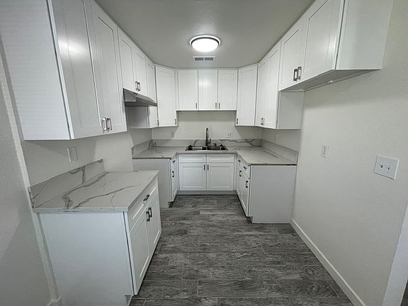 4th image of 1161 W D St #B