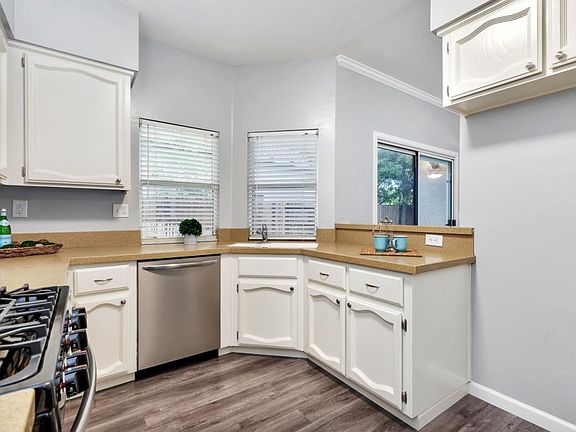 5th image of 8082 Bothwell Dr