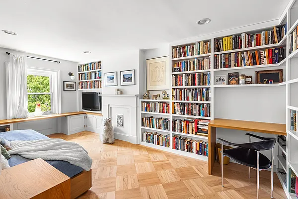 Sold by Douglas Elliman | media 16