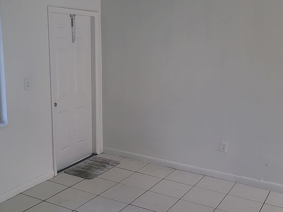 5th image of 2593 Superior St #2593