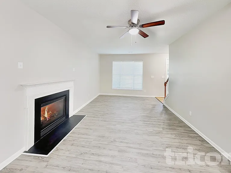1405 Wessex Ct — Photo 2