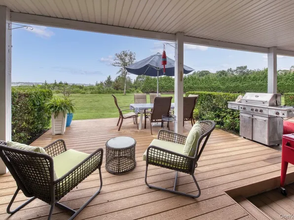 61 W Tiana Road #6, Hampton Bays, NY 11946