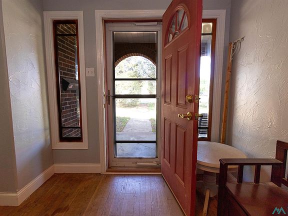 4th image of 1430 S Avenue E E