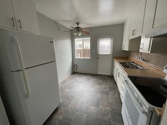 5th image of 4363-43675 Mentone St #4377