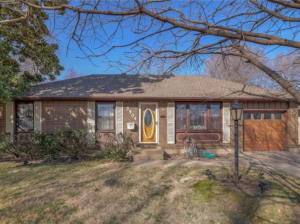 3904 S Coachman Dr, Independence, MO 64055