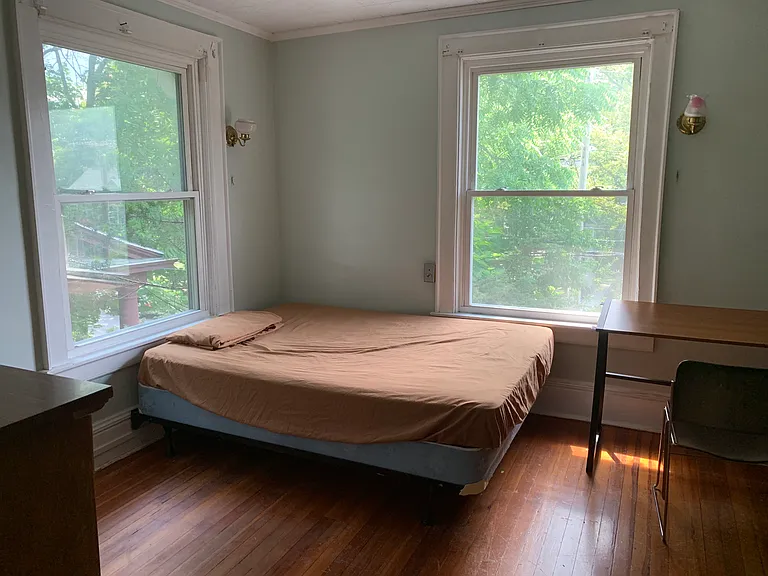 815 Lancaster Ave — Photo 15