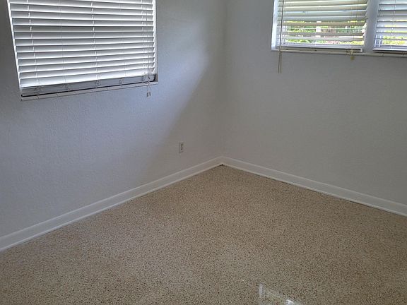5th image of 10123 Nassau Ct