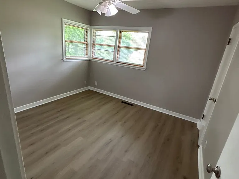 418 Wheelock Pkwy W — Photo 9