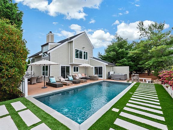 2nd image of 33 Old Canoe Place Rd