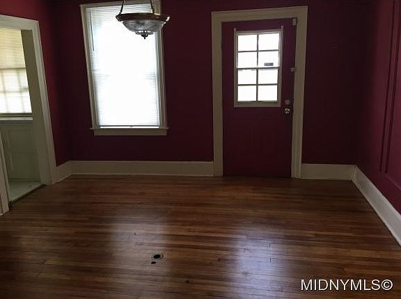 4th image of 1 Jewett Pl