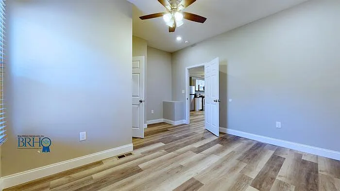1311 W Baxter Ave — Photo 13