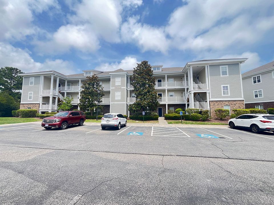 1st image of 208 Castle Dr Unit 1372