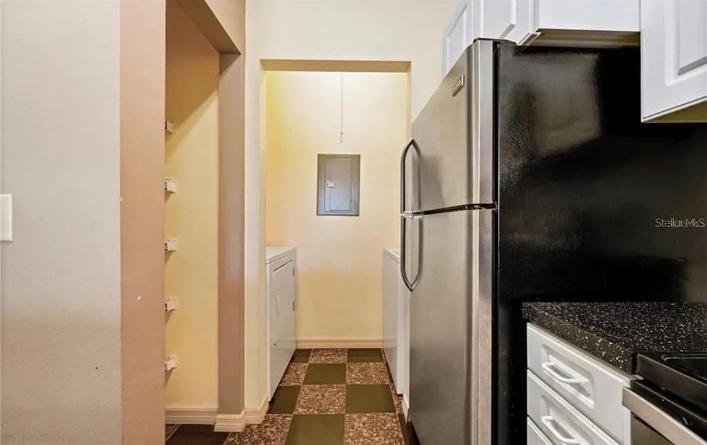 2 bed, 2.0 bath, 990 sqft, $1,525 — Photo 4