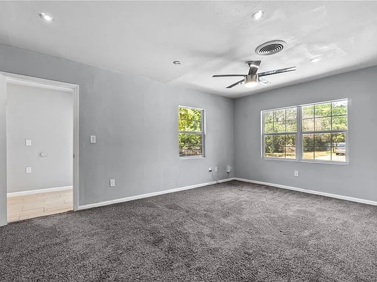 2105 Fortview Rd — Photo 21