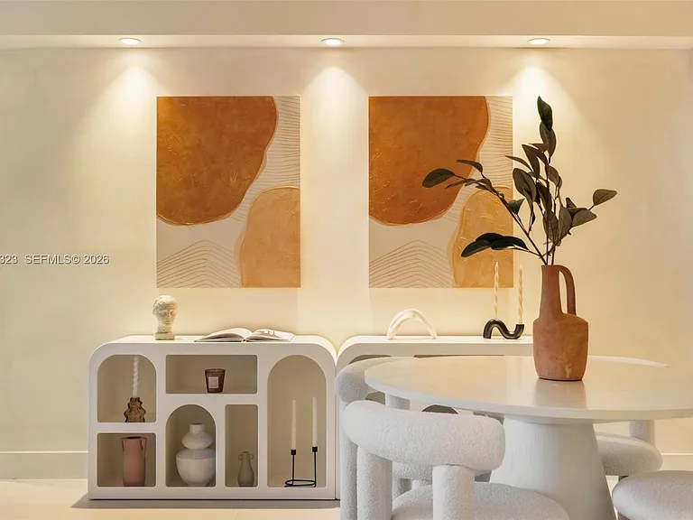 2301 Collins Ave #526 — Photo 5