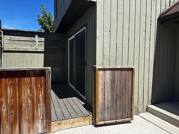 3rd image of 5660 S 23rd Ave NE #502
