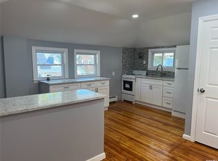 18610 Hilburn Ave, Saint Albans, NY 11412