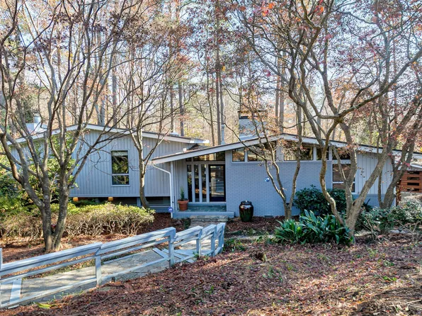 501 Spring Valley Dr, Raleigh, NC 27609