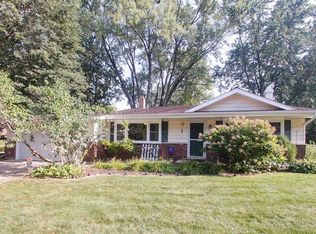 1235 Meadow Ln, Elgin, IL 60123