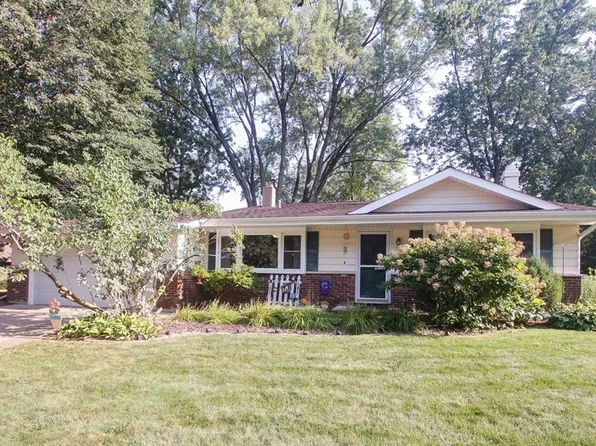 1235 Meadow Ln, Elgin, IL 60123