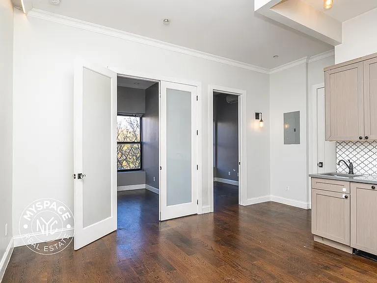6080 Myrtle Ave #3F — Photo 7