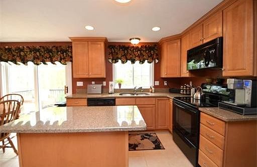 4th image of 72 Sharlene Ln