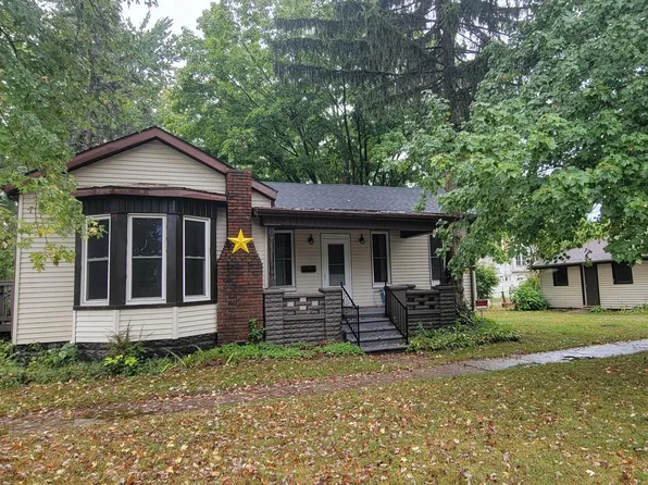 402 Pennsylvania Ave, Dowagiac, MI 49047