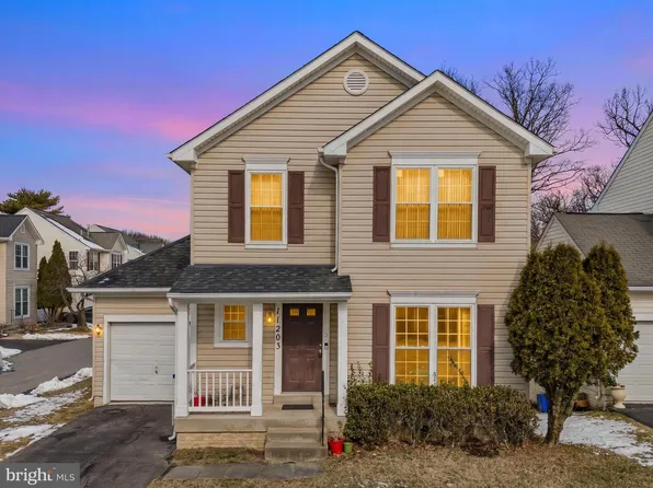 11203 Potomac Oaks Dr, Rockville, MD 20850