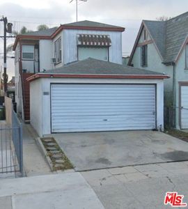 6810 S Van Ness Ave, Los Angeles, CA, 90047