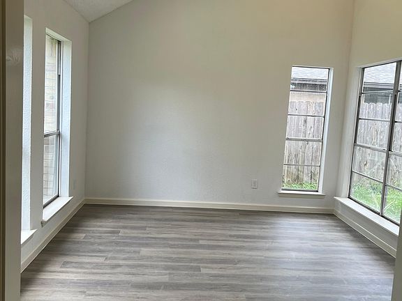 5th image of 2203 Hammerwood Dr