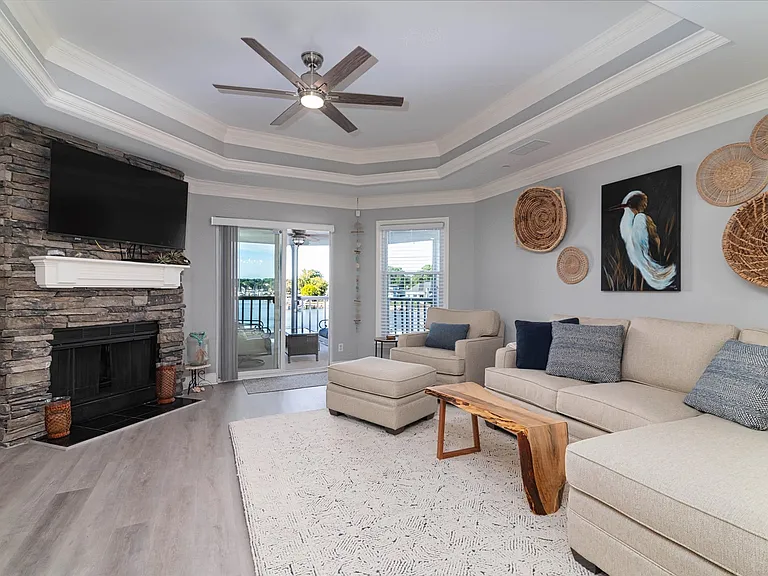 18651 Vineyard Point Ln — Photo 3