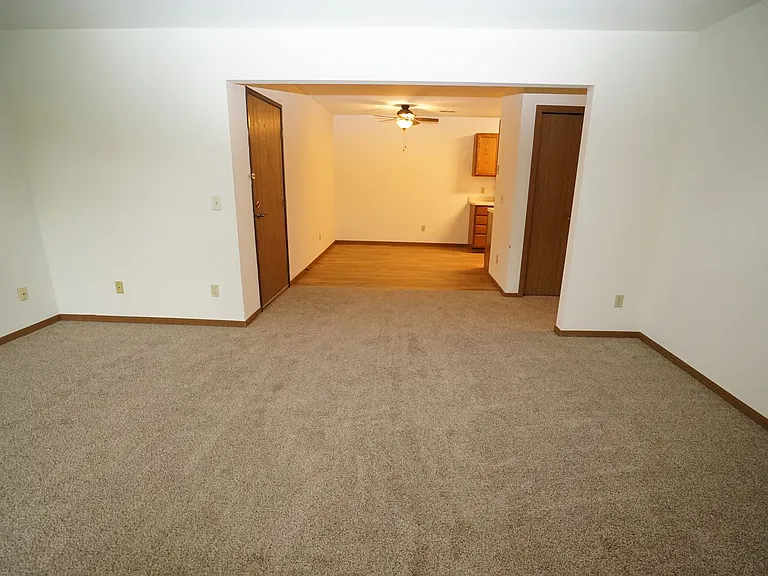 258 Strangeway Ave — Photo 4