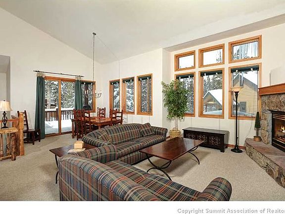 3rd image of 890 Highwood Cir #890
