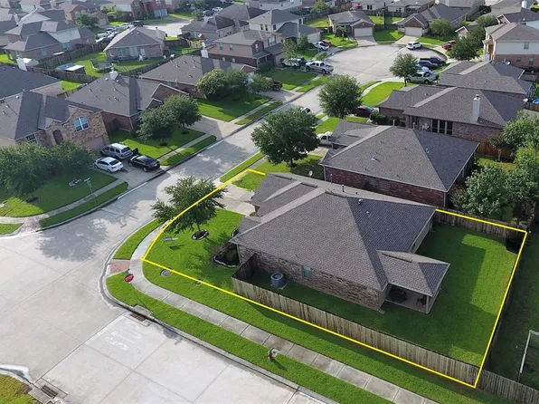 114 Paleos Flint Dr, La Marque, TX 77568