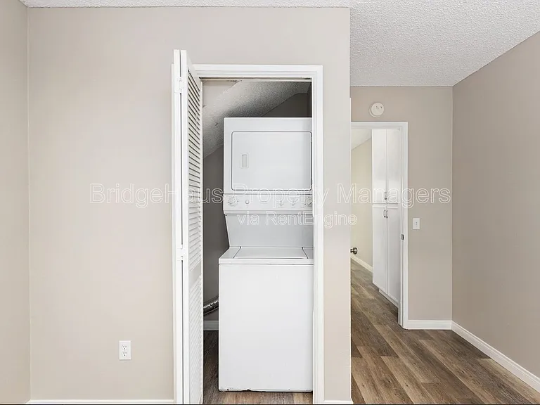 3376 Grim Ave #4 — Photo 9