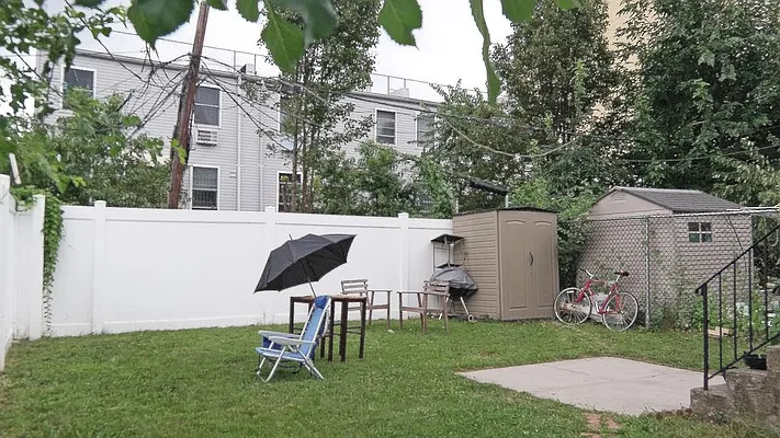 Rented by Nooklyn NYC LLC | media 53