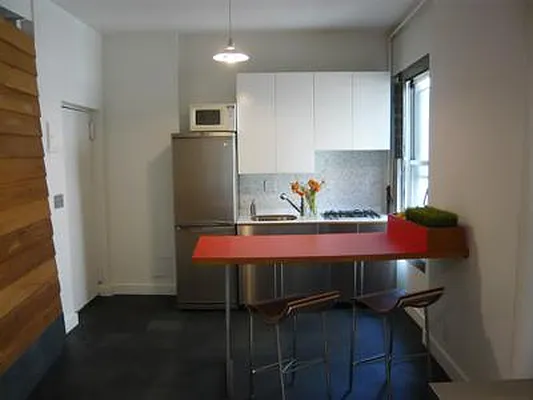 Rented by Veracity NYC LLC | media 38