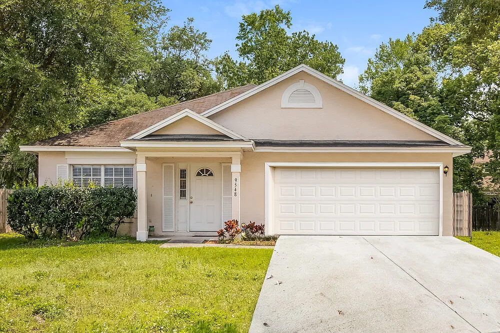 3 bed, 2.0 bath, 1457 sqft, $2,330 — Photo 1