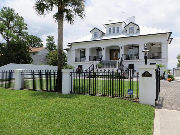 3rd image of 6020 Heckscher Dr
