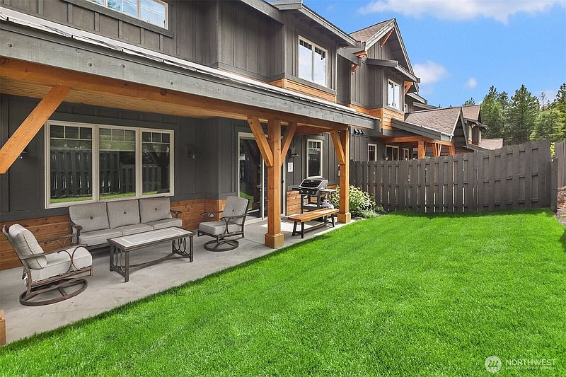 2nd image of 3670 Suncadia Trail