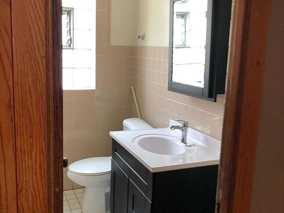 4th image of 2713 S Austin Blvd #2