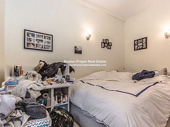 5th image of 97 Myrtle St APT 6