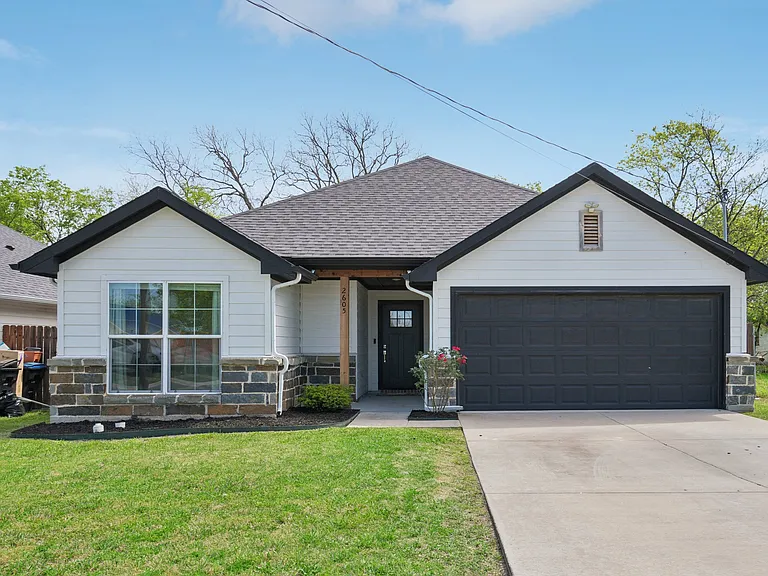 2605 Langford St — Photo 15