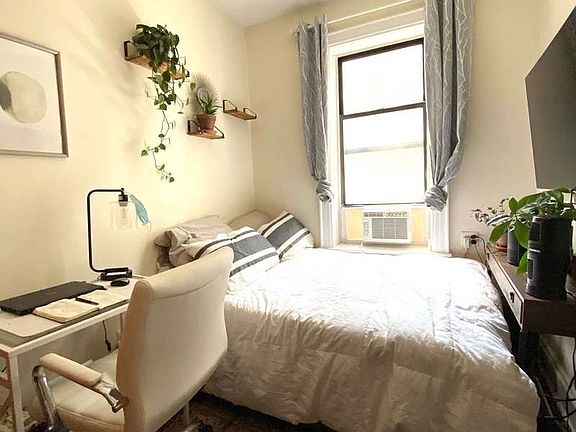 2nd image of 714 Amsterdam Ave APT 8